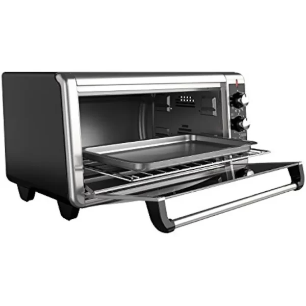 BLACK+DECKER 8-Slice Convection Countertop Toaster Oven - Image 3